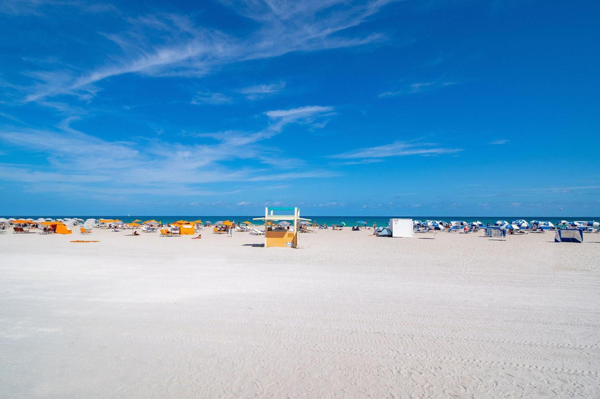 Deco Beachside Apt, W/2 Queen Beds, Washer/dryer Appartement *